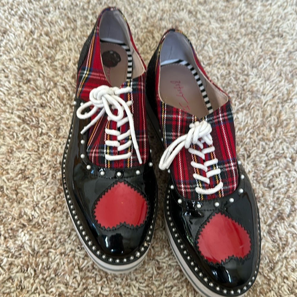 Betsey Johnson Oxford shoes